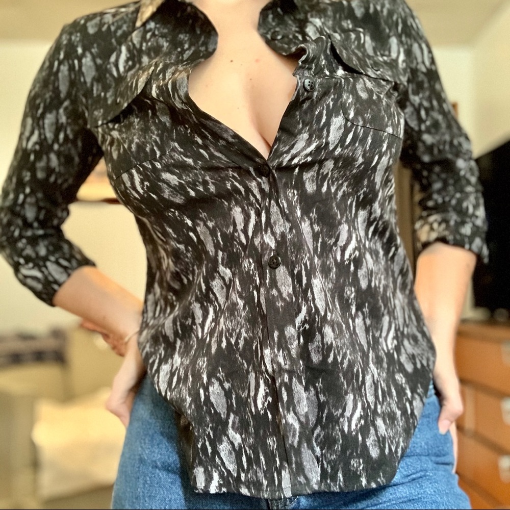 American Eagle Button Up